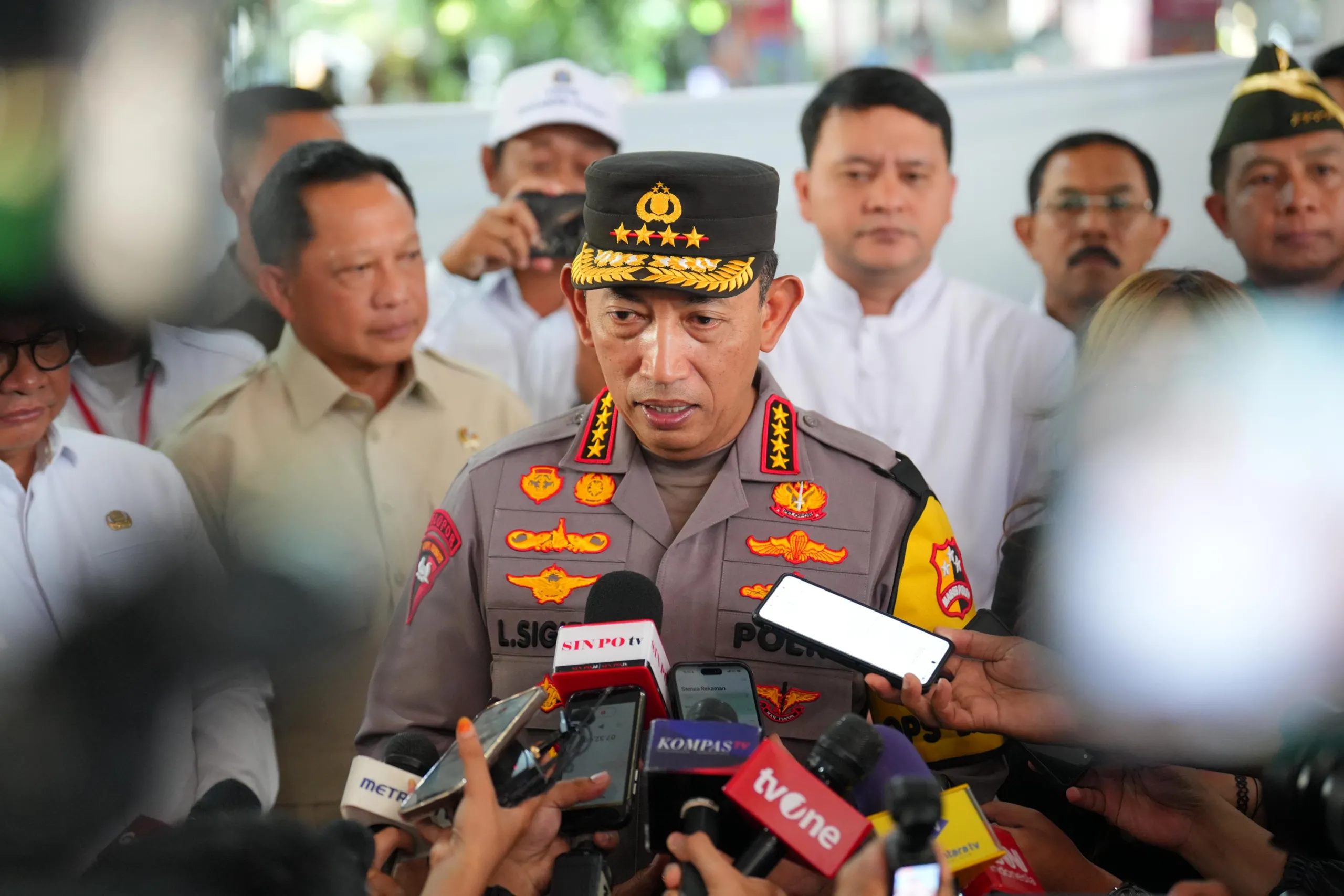 Kapolri Kerahkan 10.759 Personel Tangani Bencana Sumatera 1 Kapolri Kerahkan 10.759 Personel Tangani Bencana Sumatera