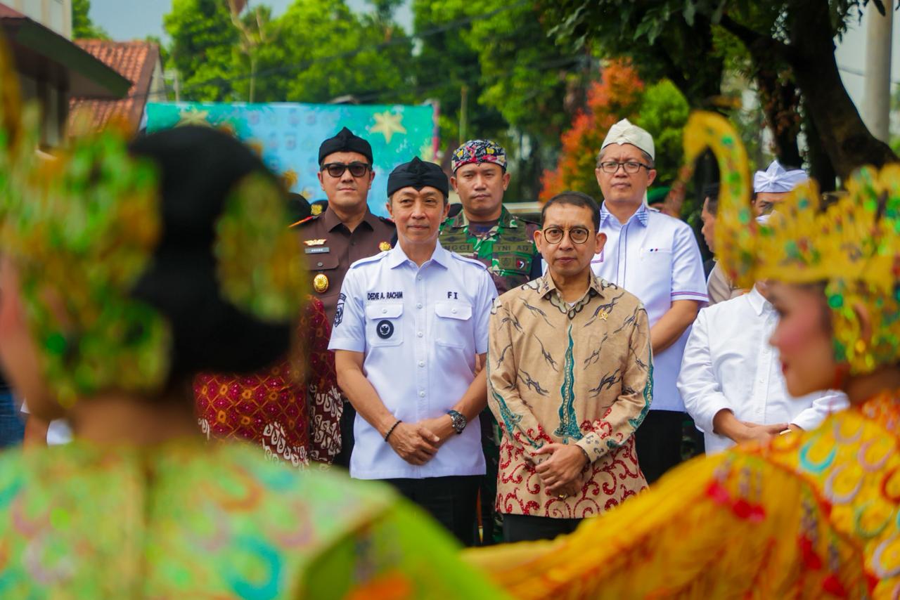 Komitmen Memajukan Kebudayaan Nasional, Menbud Resmikan Cungkup Prasasti Batutulis 3 WhatsApp Image 2026 01 01 at 01.22.27 1