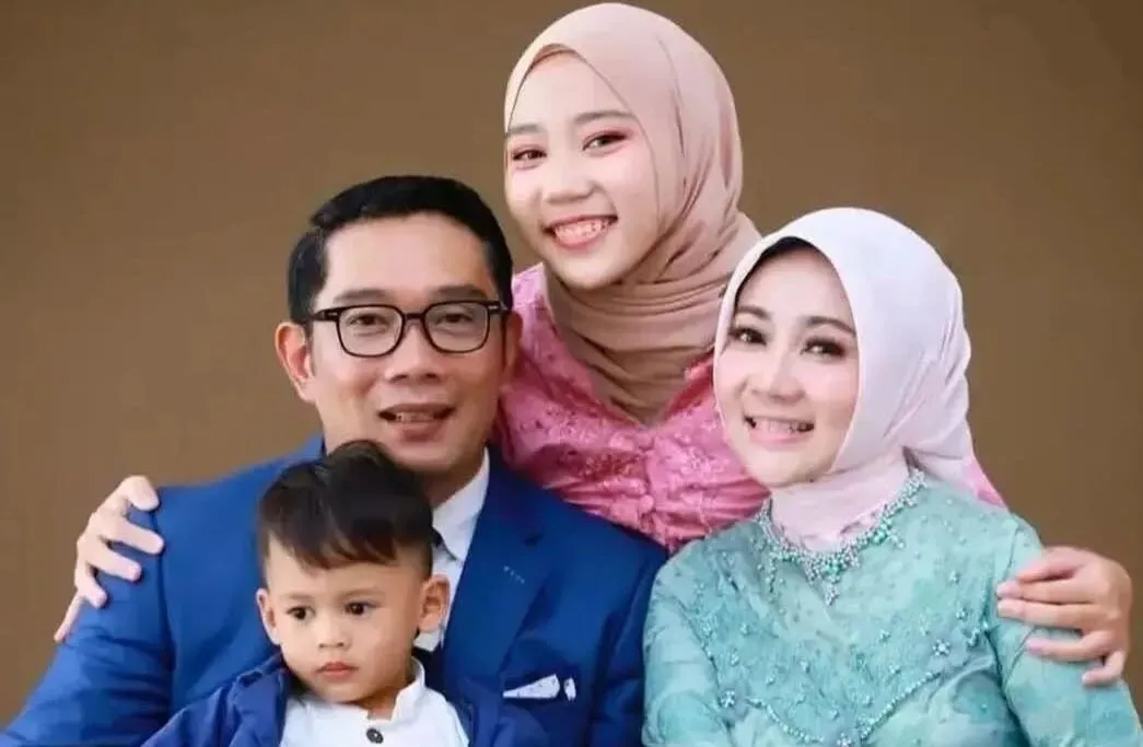 Kebersamaan 29 Tahun Berakhir, Ridwan Kamil Akhirnya Buka Suara 1 Kebersamaan 29 Tahun Berakhir, Ridwan Kamil Akhirnya Buka Suara