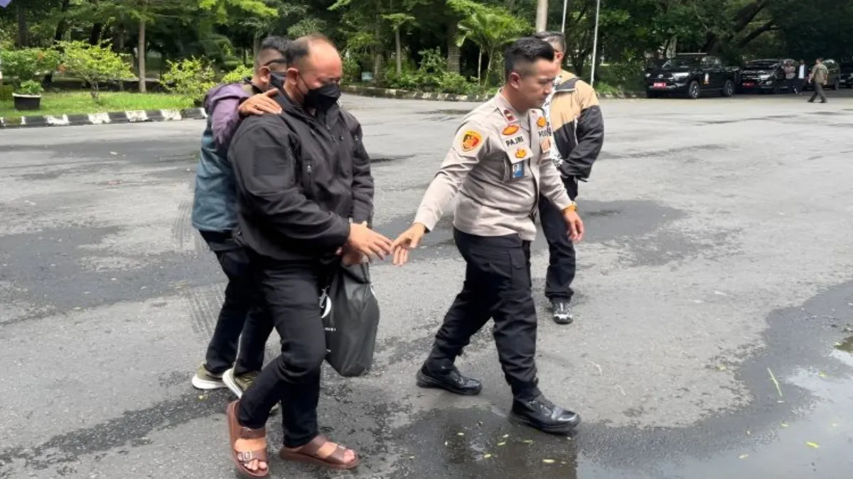 Bareskrim Ambil Alih, Enam Tersangka Kasus Narkoba yang Jerat Eks Kapolres Bima Kota Diperiksa di Jakarta 1 Bareskrim Ambil Alih, Enam Tersangka Kasus Narkoba yang Jerat Eks Kapolres Bima Kota Diperiksa di Jakarta