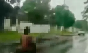 Viral! Pria Berkendara Telanjang di Cikarang, Polisi Selidiki