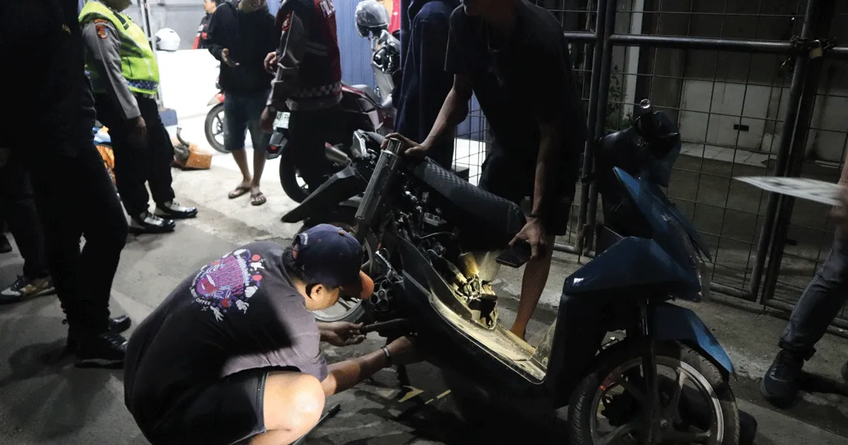 Polisi Sisir Jalur Bekasi-Bogor, Knalpot Brong dan Pelat Thailand Terjaring Razia 1 Polisi Sisir Jalur Bekasi-Bogor, Knalpot Brong dan Pelat Thailand Terjaring Razia
