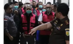 Kejaksaan Tetapkan 10 Tersangka Korupsi Tata Kelola Timah di Bangka Selatan, Rugikan Negara Rp 1,4 Triliun 8 Kejaksaan Tetapkan 10 Tersangka Korupsi Tata Kelola Timah di Bangka Selatan, Rugikan Negara Rp 1,4 Triliun
