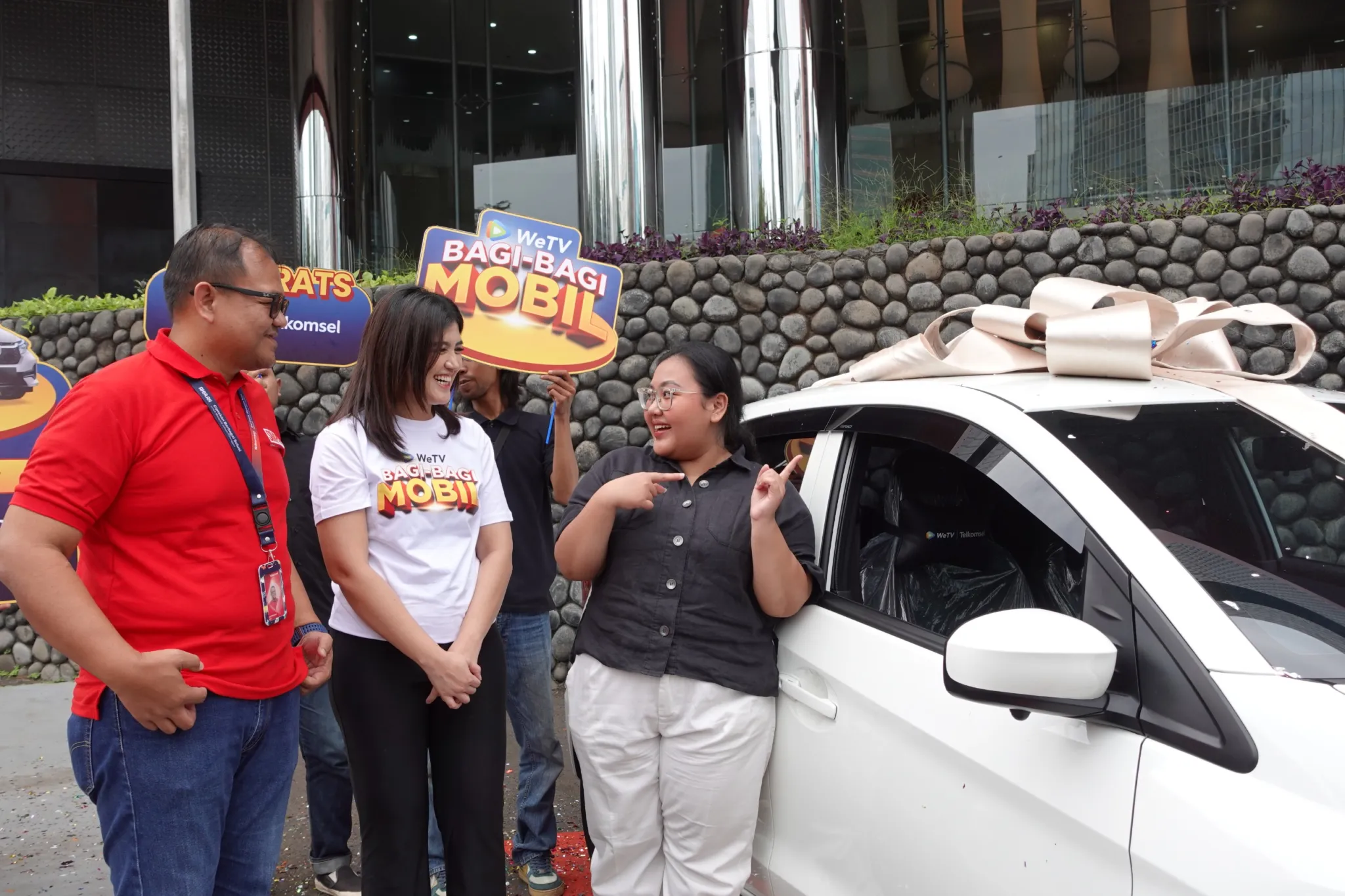 Cuma Nonton Drama, Patricia Bawa Pulang Honda Brio dari Program WeTV! 1 Cuma Nonton Drama, Patricia Bawa Pulang Honda Brio dari Program WeTV!