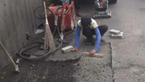 Pemkot Tangerang Lanjutkan Perbaikan Jalan, Puluhan Lubang Jalan Maulana Hasanuddin Cipondoh Mulai Ditambal 2 Pemkot Tangerang Lanjutkan Perbaikan Jalan, Puluhan Lubang Jalan Maulana Hasanuddin Cipondoh Mulai Ditambal