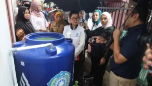 PAM JAYA Lanjutkan Program Pembagian Toren Gratis bagi Warga