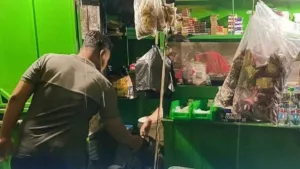 Polresta Bogor Kota Gelar Razia Miras Selama Ramadhan, Ciptakan Situasi Kondusif 6 Polresta Bogor Kota Gelar Razia Miras Selama Ramadhan, Ciptakan Situasi Kondusif
