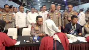 Bupati Tangerang dan Forkopimda Dampingi Kapolri pada Bakti Sosial HUT ke-53 KSPSI 6 Bupati Tangerang dan Forkopimda Dampingi Kapolri pada Bakti Sosial HUT ke-53 KSPSI