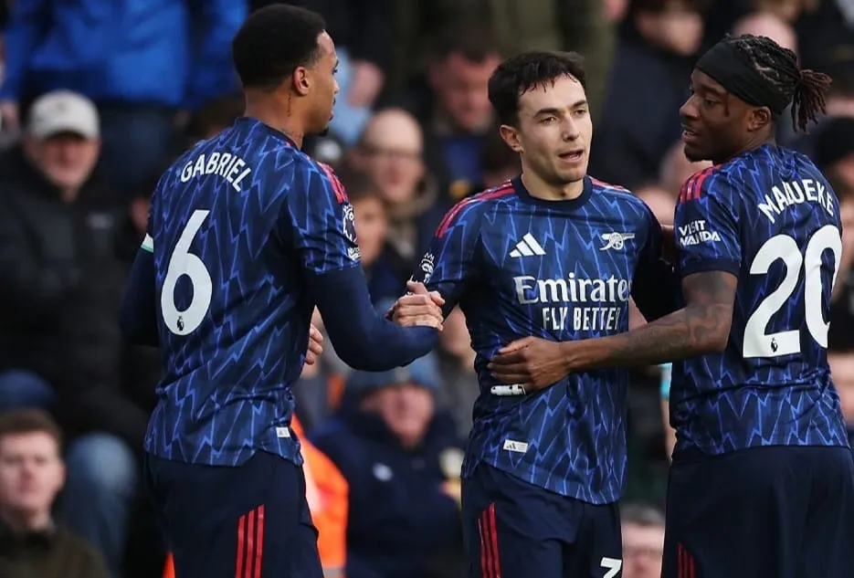 Hasil Lengkap Liga Inggris: Arsenal Menggila, Liverpool Bangkit, Chelsea Comeback Dramatis! 1 Hasil Lengkap Liga Inggris: Arsenal Menggila, Liverpool Bangkit, Chelsea Comeback Dramatis!