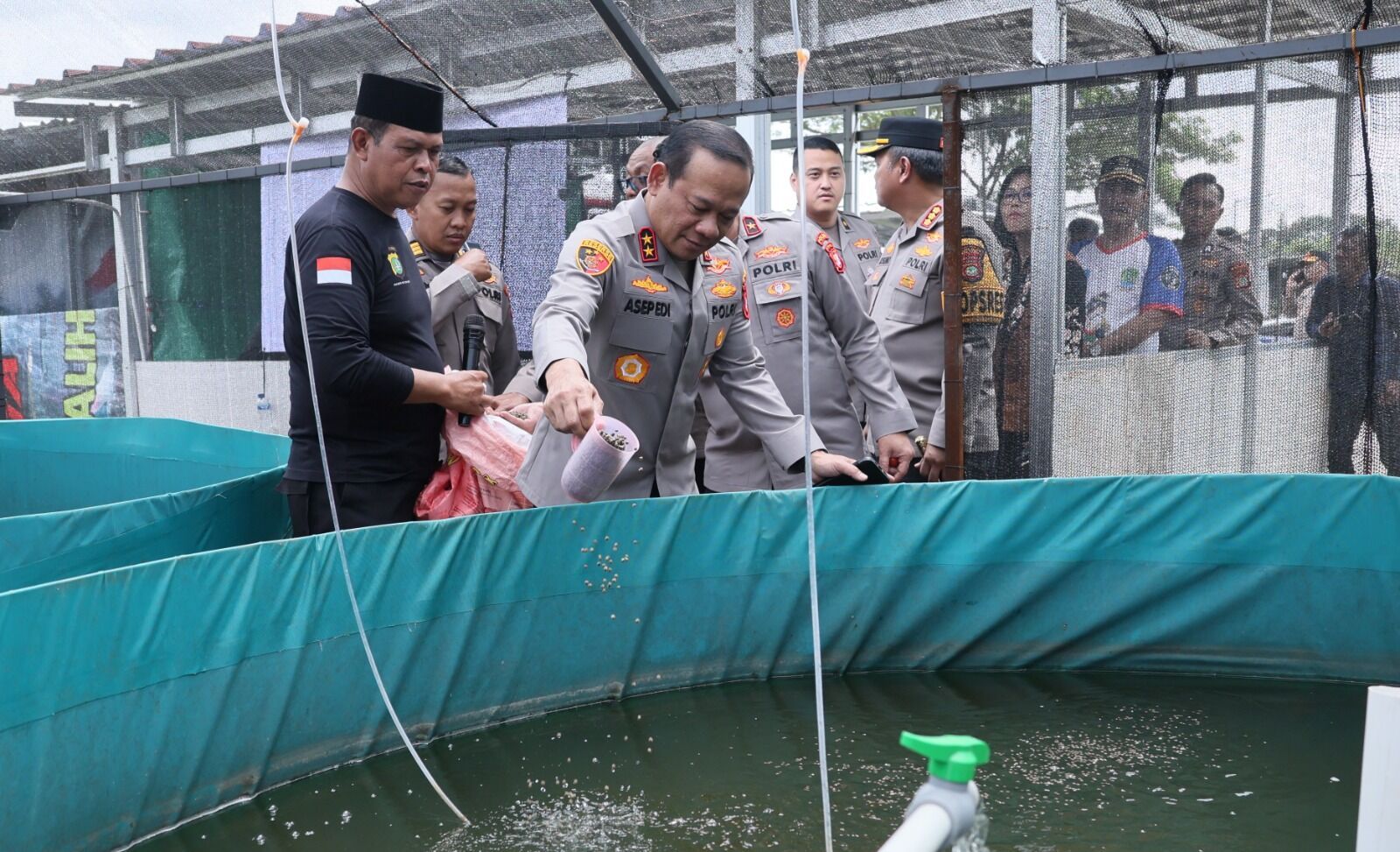 Kapolda Metro Jaya Kepicut Green House Warga Bekasi, Lingkungan Sehat dan Produktif 2 WhatsApp Image 2026 02 06 at 17.11.54 e1770372839537