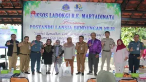 TNI AL Peduli Lansia, Ladokgi R.E. Martadinata Gelar Bakti Kesehatan Gigi Gratis Sambut Ramadan 7 TNI AL Peduli Lansia, Ladokgi R.E. Martadinata Gelar Bakti Kesehatan Gigi Gratis Sambut Ramadan