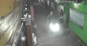 Viral Begal Payudara Incar Perempuan di Bekasi, Aksi Mesum Pelaku Terekam CCTV