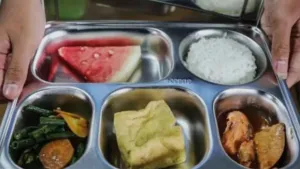 Diduga Keracunan MBG, Ratusan Siswa Tumbang di NTT dan Lampung
