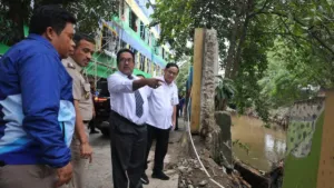 Tinjau Pasar Cipulir, Wagub Rano: Penanganan Pascabanjir Dikebut