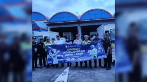 Operasi Keselamatan Jaya 2026, Satlantas Jakbar Edukasi Pengemudi dan Cek Kelaikan Kendaraan di UP PKB Kedaung Angke 6 Operasi Keselamatan Jaya 2026, Satlantas Jakbar Edukasi Pengemudi dan Cek Kelaikan Kendaraan di UP PKB Kedaung Angke