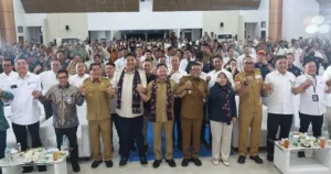Andra Soni: Program Bedah Rumah Jadi Kunci Kurangi Kemiskinan di Banten 1 Andra Soni: Program Bedah Rumah Jadi Kunci Kurangi Kemiskinan di Banten