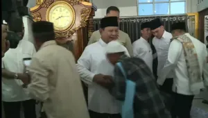 Prabowo Salat Id di Aceh, Ribuan Jemaah Padati Masjid Darussalam