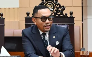 Ahmad Sahroni Minta Polisi Lebih Cepat Merespons Laporan Warga untuk Mencegah Aksi Main Hakim Sendiri 2 Ahmad Sahroni Minta Polisi Lebih Cepat Merespons Laporan Warga untuk Mencegah Aksi Main Hakim Sendiri