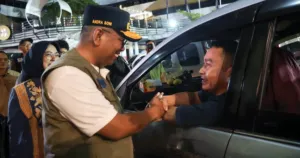 Pantau Langsung Pelabuhan Merak, Gubernur Banten Pastikan Mudik Aman dan Lancar 3 Pantau Langsung Pelabuhan Merak, Gubernur Banten Pastikan Mudik Aman dan Lancar