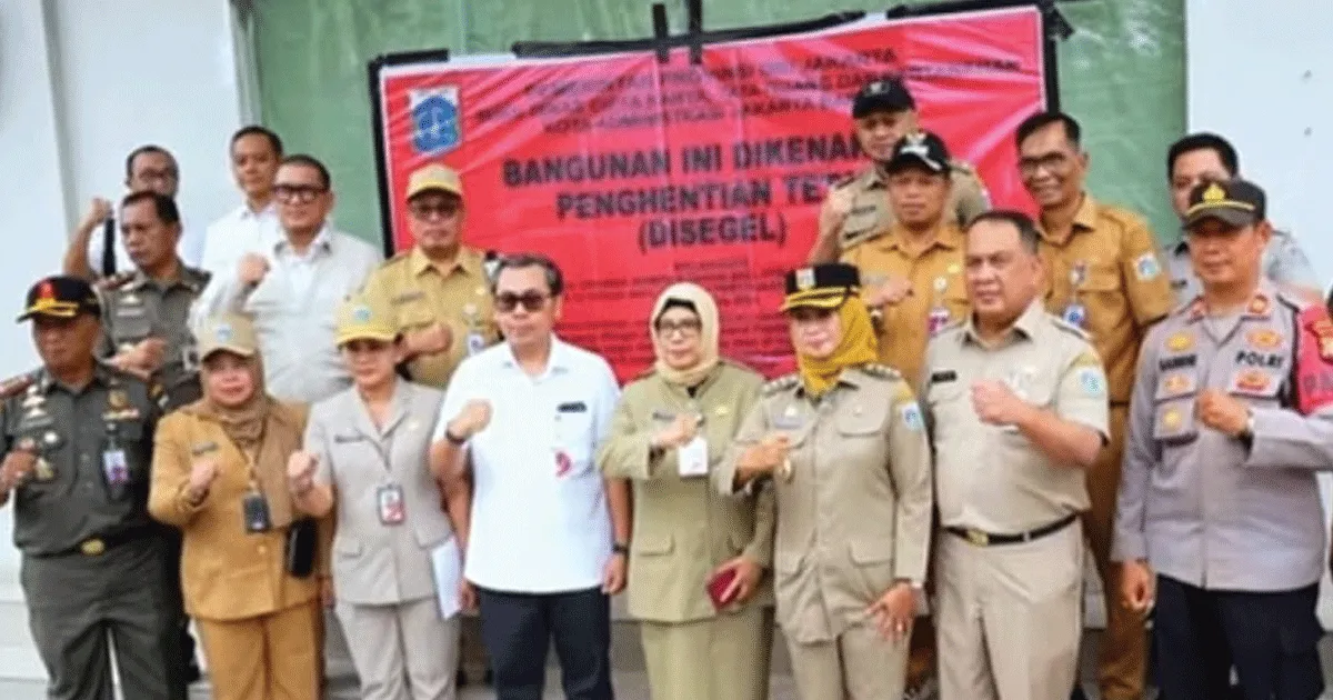 Berdiri di Lahan RTH, Lapangan Padel di Kembangan Ditutup Permanen 2 Arena lapangan