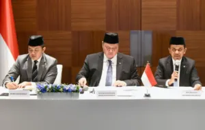 Bahlil Tegaskan Harga BBM Nonsubsidi Masih Dibahas Bersama Badan Usaha 9 Bahlil Tegaskan Harga BBM Nonsubsidi Masih Dibahas Bersama Badan Usaha
