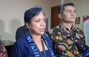 Kontroversi Hakim MK Adies Kadir Berlanjut, Akademisi Siapkan Gugatan ke PTUN 2 Kontroversi Hakim MK Adies Kadir Berlanjut, Akademisi Siapkan Gugatan ke PTUN