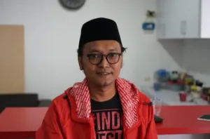 Gun Romli Soroti Pelaku Penyiraman Air Keras Andrie Yunus Belum Ditangkap 4 Gun Romli Soroti Pelaku Penyiraman Air Keras Andrie Yunus Belum Ditangkap