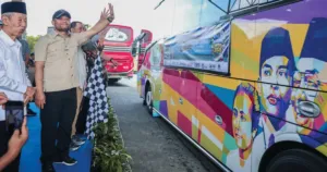 Gubernur Jateng Lepas Ribuan Warga Berangkat ke Perantauan 9 Gubernur Jateng Lepas Ribuan Warga Berangkat ke Perantauan