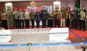 Kejari Jakbar Pamer Uang Rampasan Rp 530 Miliar Kasus Judi Online Oe Hengky Wiryo 9 Kejari Jakbar Pamer Uang Rampasan Rp 530 Miliar Kasus Judi Online Oe Hengky Wiryo