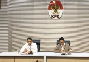 KPK Tetapkan Bupati Cilacap dan Sekda sebagai Tersangka Korupsi 2 KPK Tetapkan Bupati Cilacap dan Sekda sebagai Tersangka Korupsi