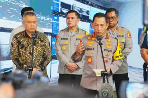 Kapolri Tinjau Command Center Jasa Marga, Pastikan Arus Balik Lebaran Aman dan Lancar