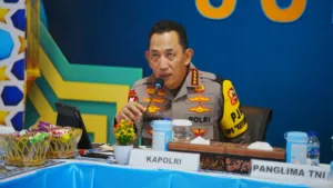 Kapolri Pantau Malam Takbiran dari Medan, Arus Balik Lebaran Diprediksi 24–25 Maret 6 Kapolri Pantau Malam Takbiran dari Medan, Arus Balik Lebaran Diprediksi 24–25 Maret