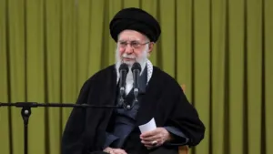 Dari Revolusi ke Kekuasaan Absolut: Jejak Panjang Ali Khamenei dan Warisan Kontroversialnya 5 Dari Revolusi ke Kekuasaan Absolut: Jejak Panjang Ali Khamenei dan Warisan Kontroversialnya