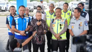 Menhub Buka "One Way" Tahap II Trans Jawa, Arus Balik Menuju Jakarta Memuncak 1 Menhub Buka "One Way" Tahap II Trans Jawa, Arus Balik Menuju Jakarta Memuncak