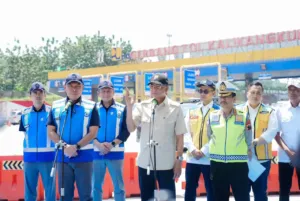 Menteri PU Tinjau Arus Balik di GT Kalikangkung, Rest Area Trans Jawa Dievaluasi 1 Menteri PU Tinjau Arus Balik di GT Kalikangkung, Rest Area Trans Jawa Dievaluasi