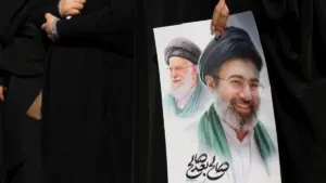 Misteri Pemimpin Baru Iran: Mojtaba Khamenei Dikabarkan Terluka, Tiga Hari Tak Muncul di Publik 1 Misteri Pemimpin Baru Iran: Mojtaba Khamenei Dikabarkan Terluka, Tiga Hari Tak Muncul di Publik