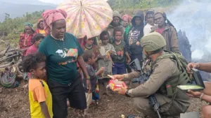 Tawa Lepas Anak-anak Intan Jaya di Tengah Kebun Sugapa