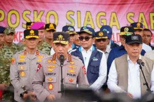Tinjau Arus Balik di Bakauheni, Kapolri Pastikan Pemudik Aman dan Selamat Sampai Tujuan 9 Tinjau Arus Balik di Bakauheni, Kapolri Pastikan Pemudik Aman dan Selamat Sampai Tujuan