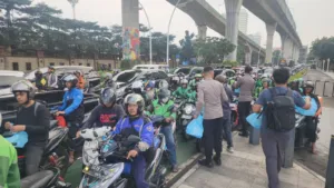 Polri dan Jurnalis Trunojoyo Bagikan 1.500 Makanan dan Takjil untuk Warga 8 Polri dan Jurnalis Trunojoyo Bagikan 1.500 Makanan dan Takjil untuk Warga