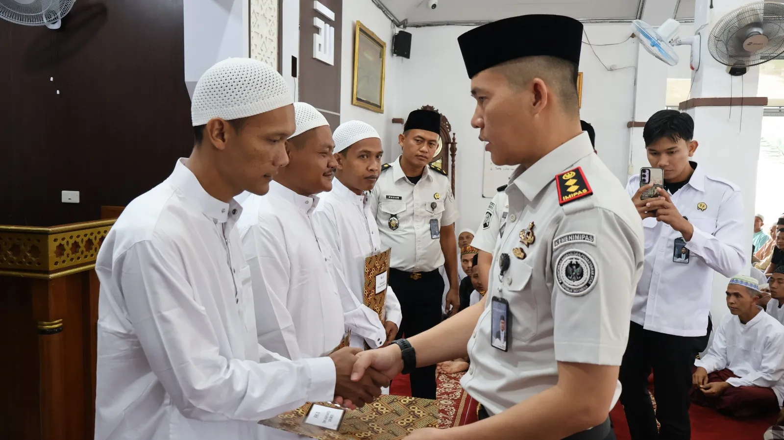 579 Warga Binaan Lapas Kotabumi Terima Remisi Idulfitri, Solat Id Berlangsung Khidmat Penuh Kebersamaan 2 Solat Id2