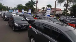 37 Ribu Kendaraan Padati Jalur Puncak, Polisi Siapkan "One Way" Arus Balik Lebaran