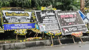 Rumah Dinas Dubes Iran Dipenuhi 100 Karangan Bunga dari PSI, Ungkapan Duka atas Wafatnya Ali Khamenei 6 Rumah Dinas Dubes Iran Dipenuhi 100 Karangan Bunga dari PSI, Ungkapan Duka atas Wafatnya Ali Khamenei