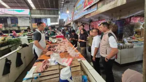Satgas Saber Pangan Pusat Sidak Pasar Lemabang Palembang, Stok dan Harga Pangan Terkendali 7 Satgas Saber Pangan Pusat Sidak Pasar Lemabang Palembang, Stok dan Harga Pangan Terkendali