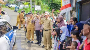 Momen Haru Ramadan! Wali Kota Bogor Ajak 50 Anak Yatim Belanja Baju Baru
