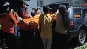 Pria Misterius Ditemukan Tewas Penuh Luka di Saluran Irigasi Tambun Utara Bekasi 5 Pria Misterius Ditemukan Tewas Penuh Luka di Saluran Irigasi Tambun Utara Bekasi