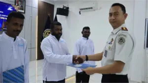Disambut Tangis Keluarga, Warga Binaan Lapas Batam Hirup Udara Bebas saat Idulfitri 2 Disambut Tangis Keluarga, Warga Binaan Lapas Batam Hirup Udara Bebas saat Idulfitri
