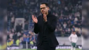 Chelsea Kian Terpuruk! Fans Mulai Kehilangan Kesabaran, Rosenior dan Pemilik Klub Disorot 5 Chelsea Kian Terpuruk! Fans Mulai Kehilangan Kesabaran, Rosenior dan Pemilik Klub Disorot