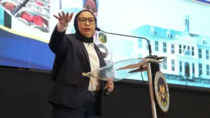 BGN Hentikan Sementara 9 SPPG di Gresik Gara-Gara Sajikan Kelapa Utuh di Program MBG