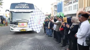 Gubernur Banten Andra Soni Lepas 1.570 Pemudik Asal Gunung Kidul dari Tangerang 9 Gubernur Banten Andra Soni Lepas 1.570 Pemudik Asal Gunung Kidul dari Tangerang