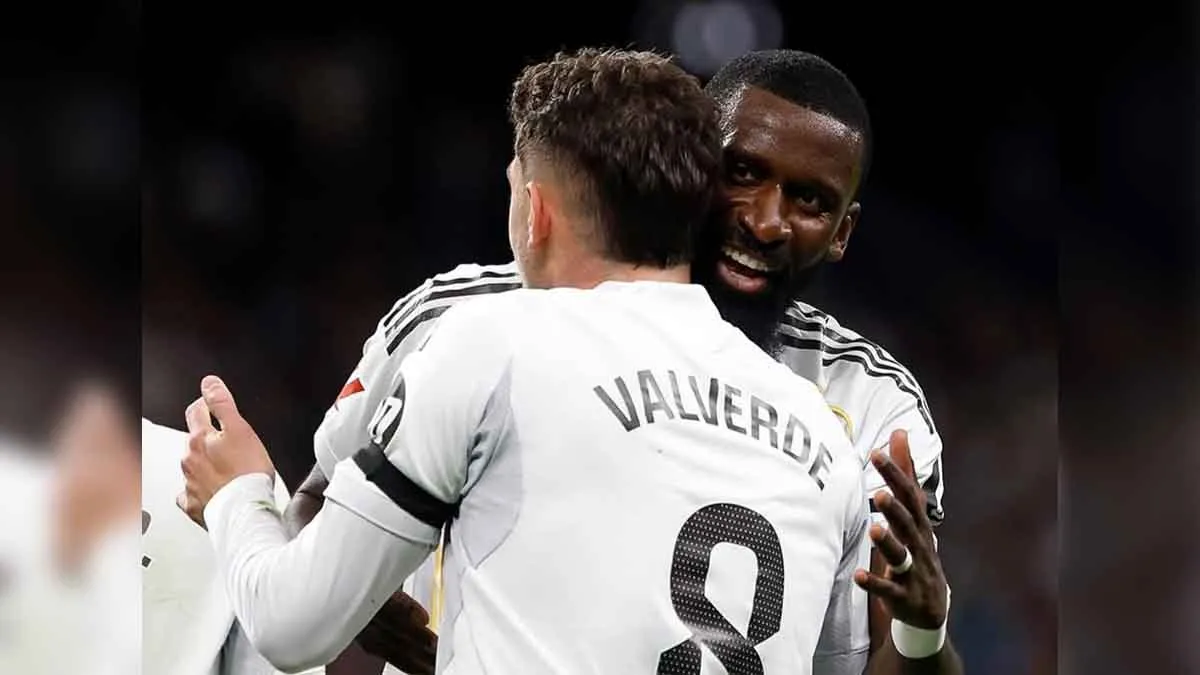 Hajar Elche 4-1, Real Madrid Pangkas Jarak Poin dengan Barcelona 1 Hajar Elche 4-1, Real Madrid Pangkas Jarak Poin dengan Barcelona